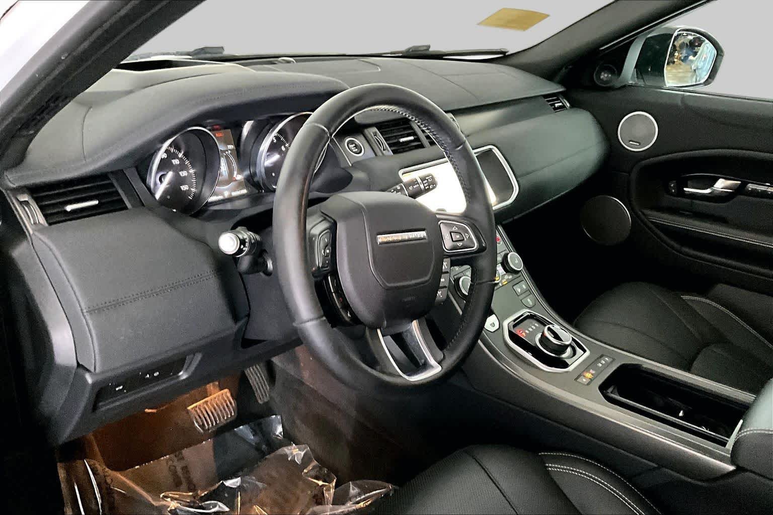 Used 2018 Fuji White Land Rover HSE image 18