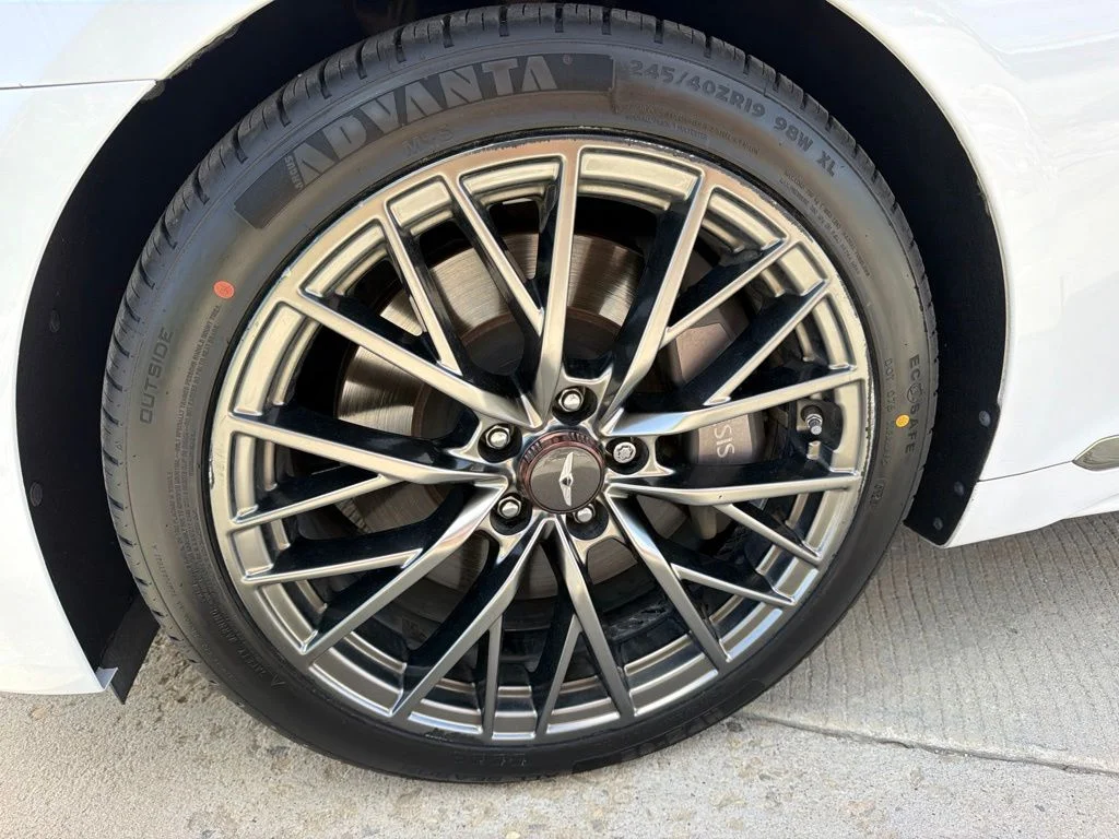 Used 2018 White Genesis 3.3T Sport image 11