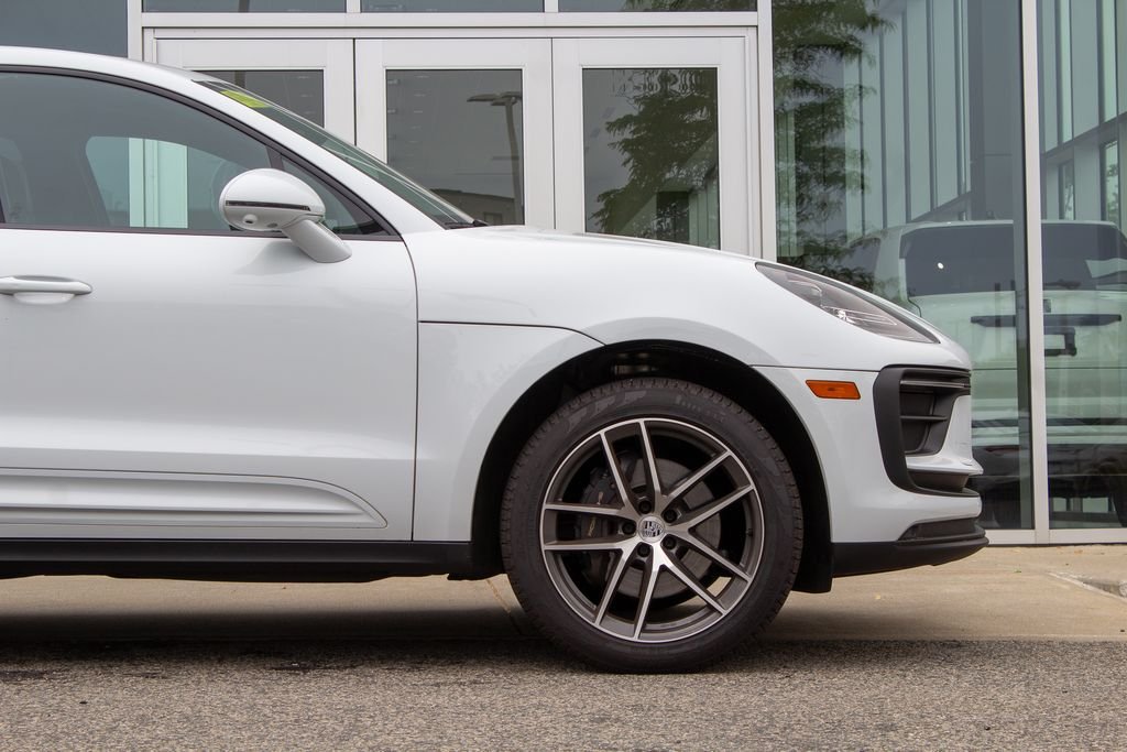 Used 2025 White Porsche Base image 5