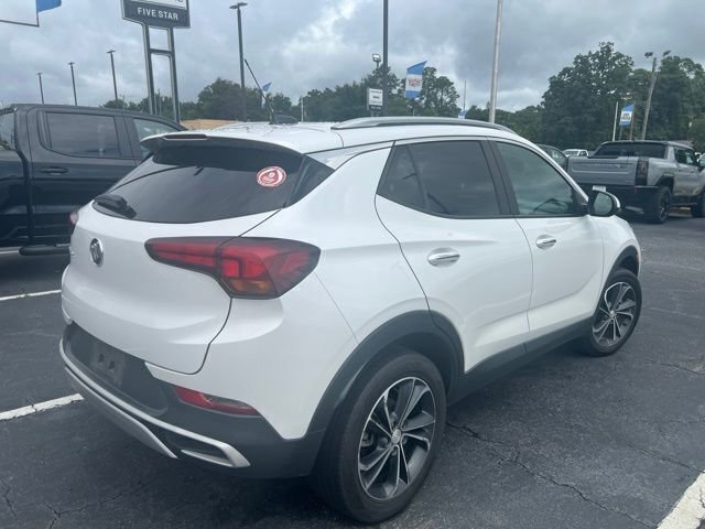 Used 2021 White Buick Select image 4