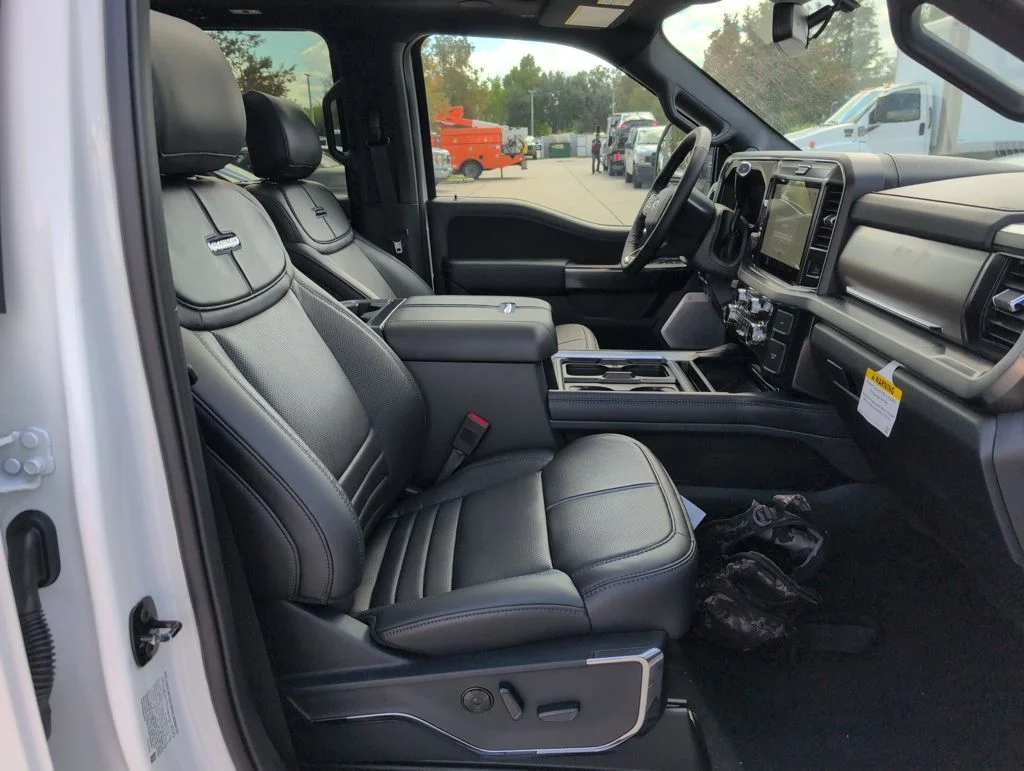 2026 Ford F-350 Super Duty Platinum - Photo 16