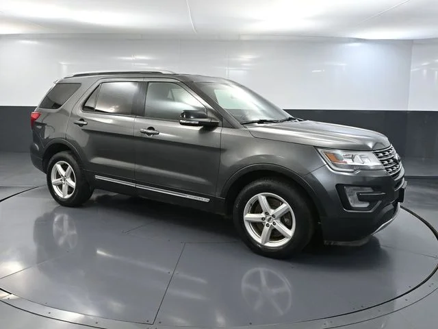 2017 Ford Explorer XLT - Photo 8