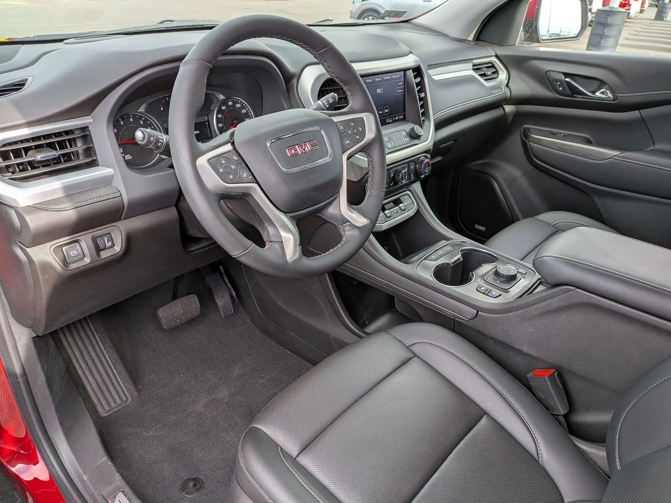 Used 2023 Volcanic Red Tintcoat GMC SLT image 9