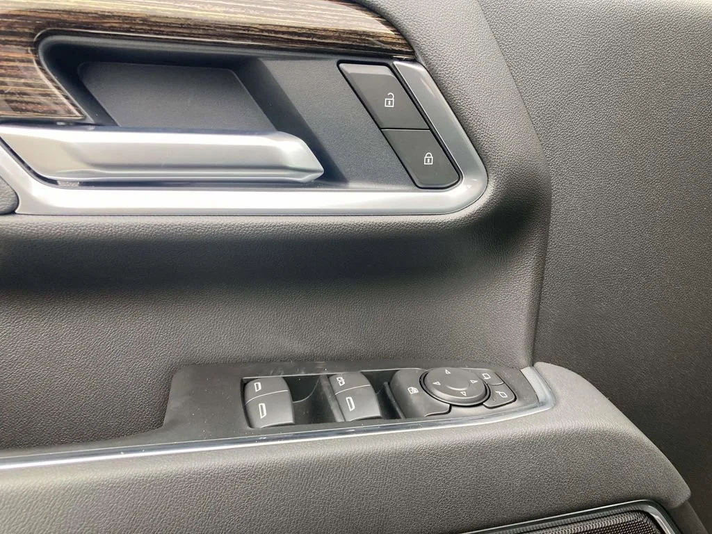 New 2026 Onyx Black GMC SLE image 15