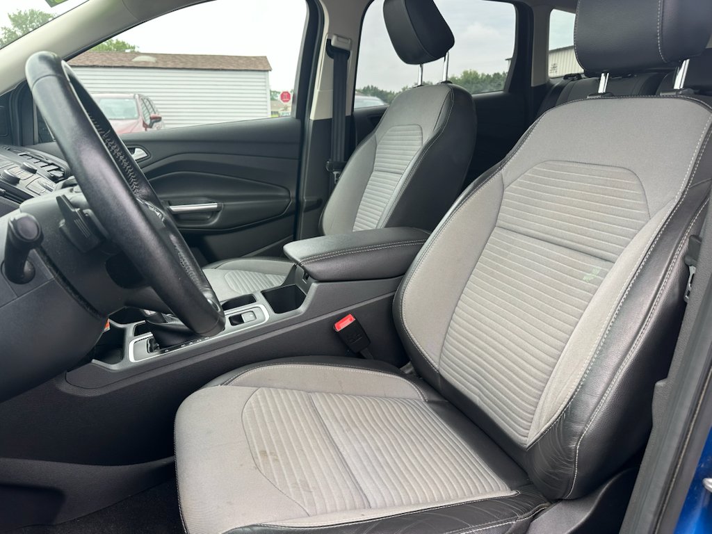 Used 2018 Blue Lightning Ford SE image 11