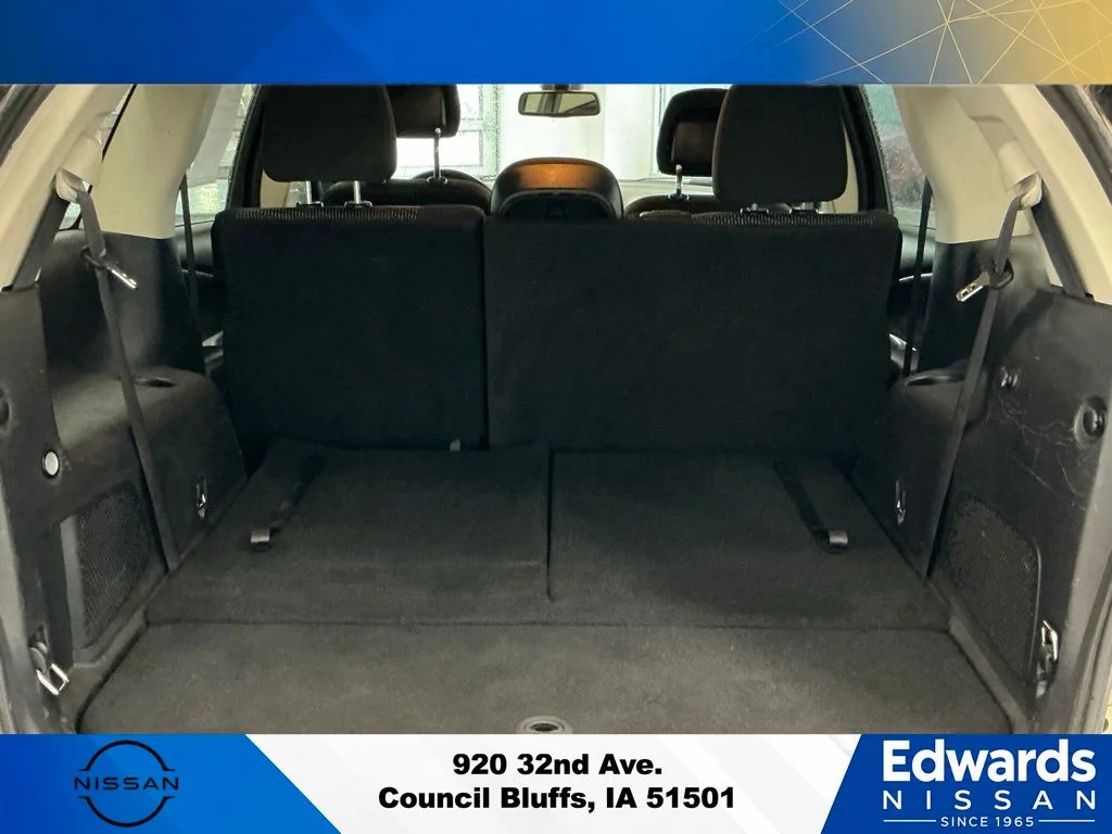 Used 2020 White Dodge SE image 9