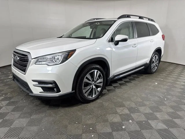 Used 2019 Crystal White Pearl Subaru Limited image 8