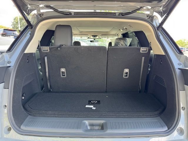 New 2026 HARBOR GRAY INFINITI Luxe AWD image 39