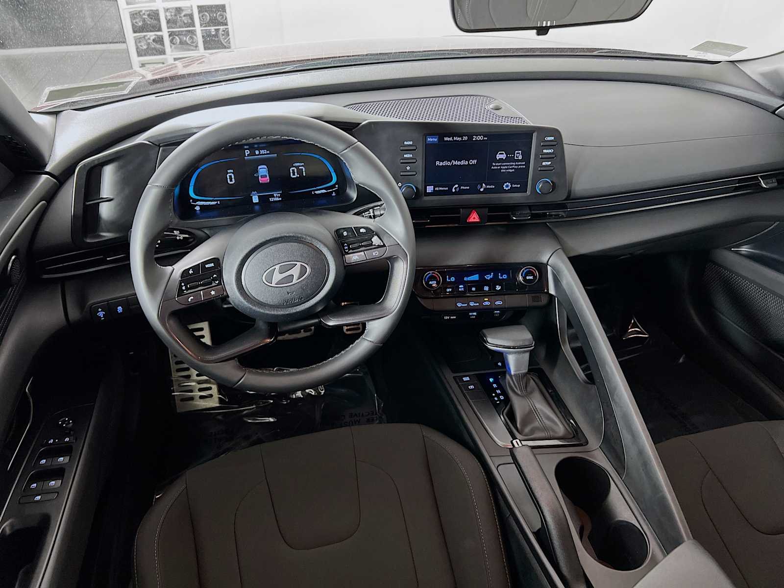 Used 2025 Ultimate Red Hyundai SEL Sport image 22