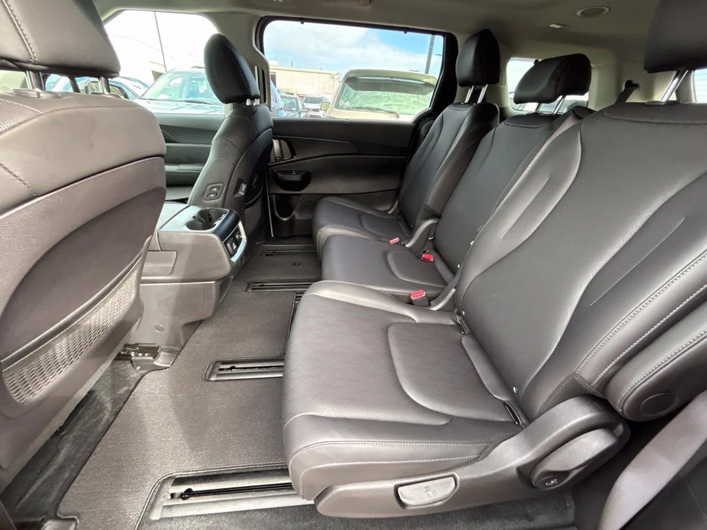 Used 2026 Silver Kia  image 18