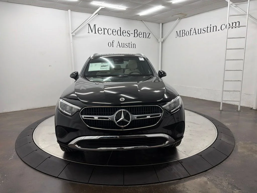 New 2027 Black Mercedes-Benz GLC 300 image 2