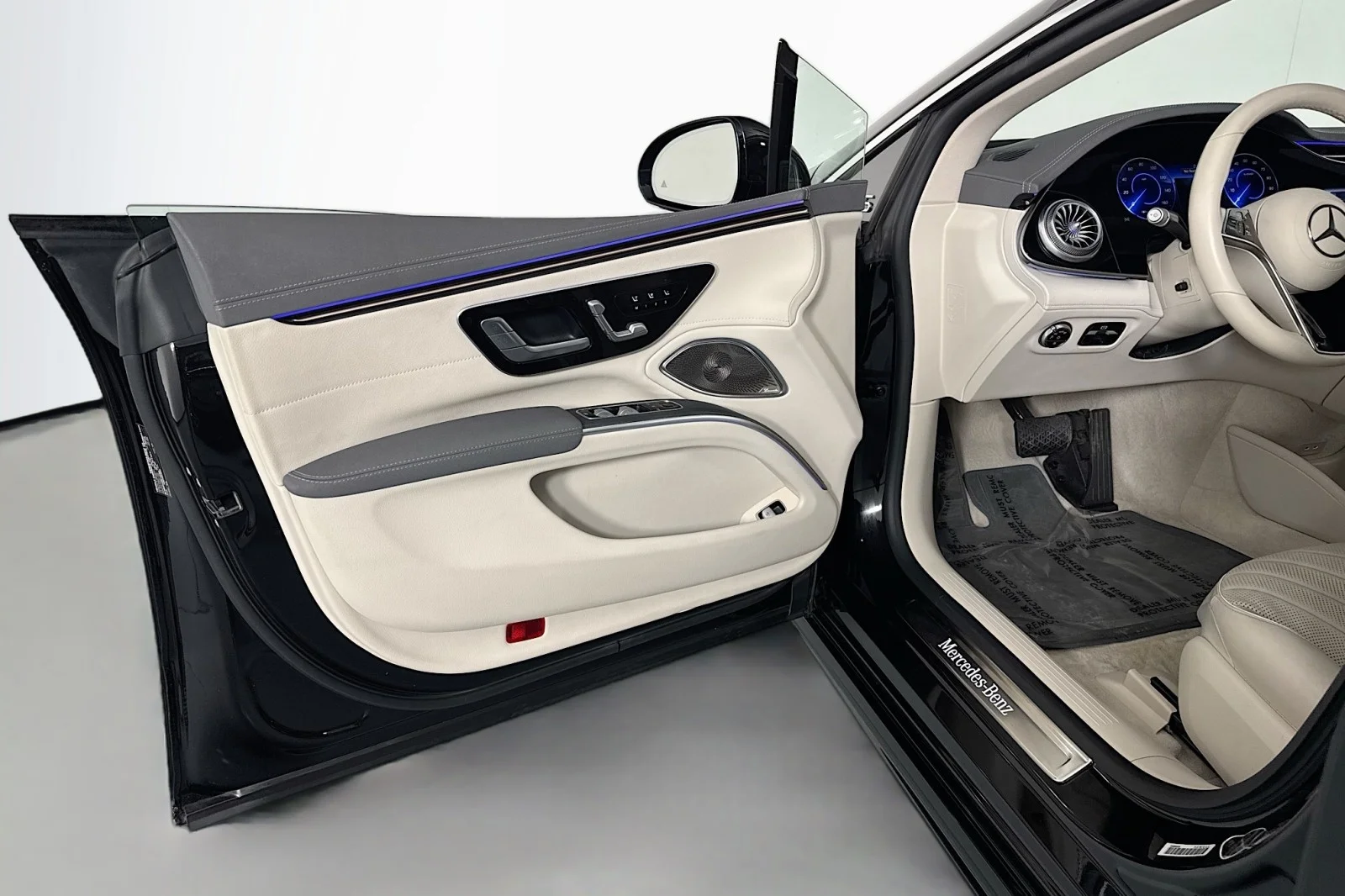 Used 2023 Obsidian Black Metallic Mercedes-Benz 580 image 19