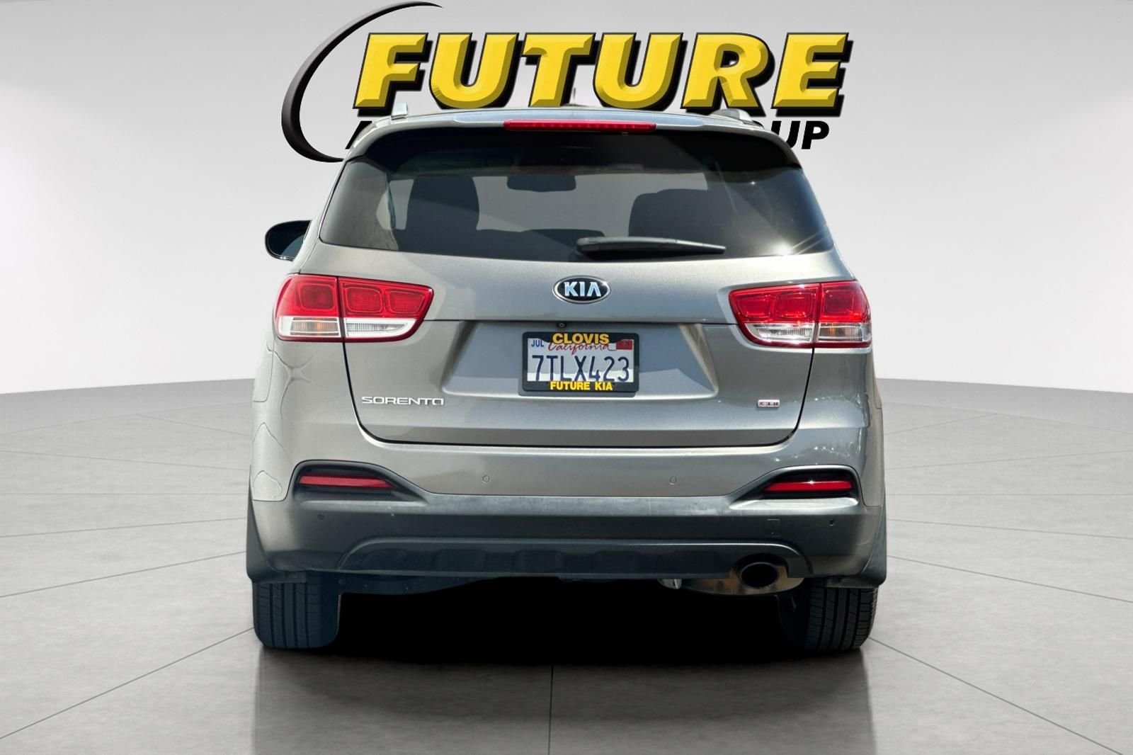 Used 2017 Silver Kia LX image 5