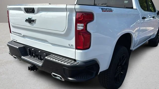 Used 2025 Summit White Chevrolet LT Trail Boss image 37