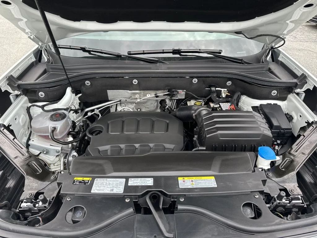 Used 2024  Volkswagen 2.0T SE w/Technology image 34