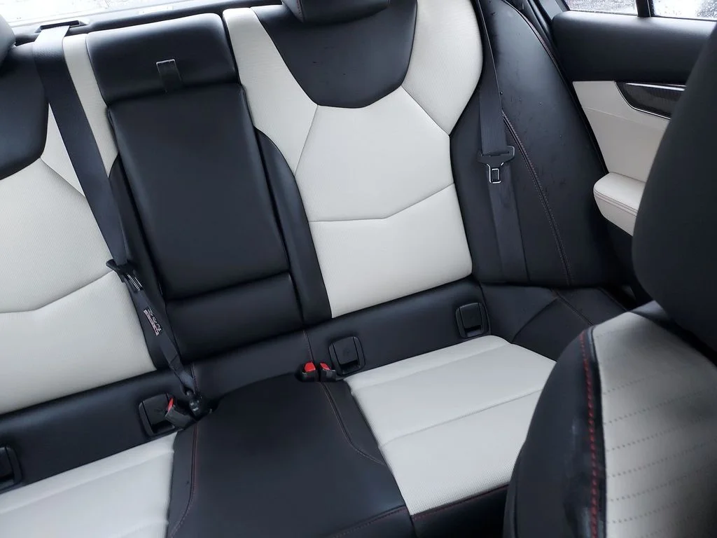 Used 2022 White Cadillac Sport image 14