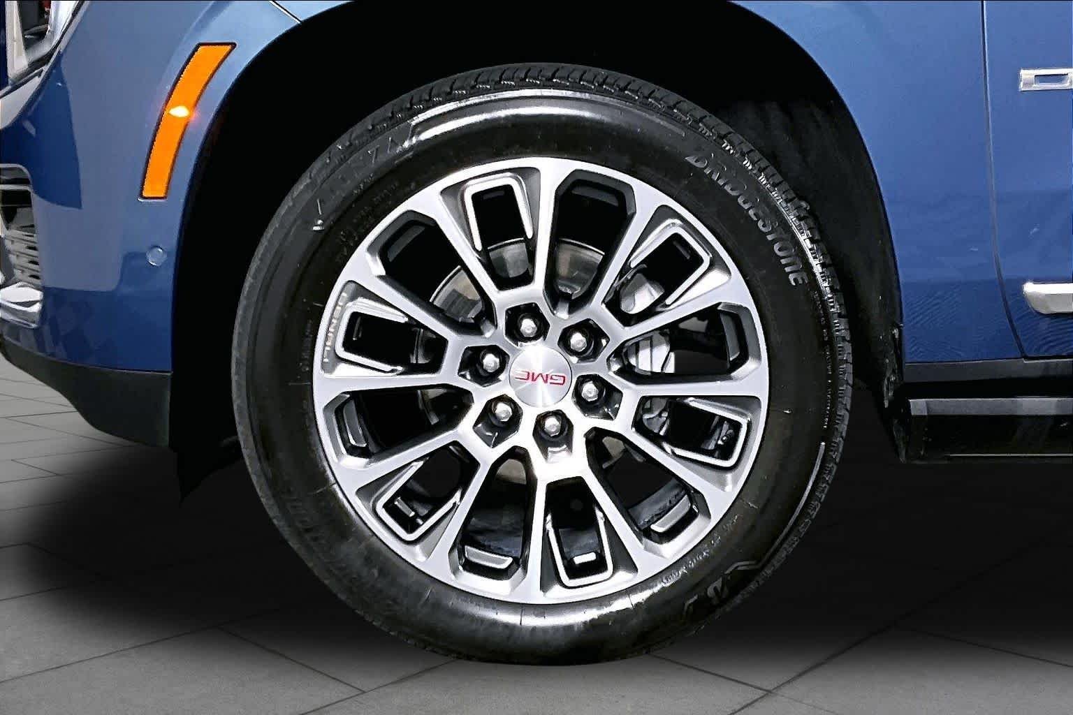 Used 2025 Downpour Metallic GMC Denali image 10