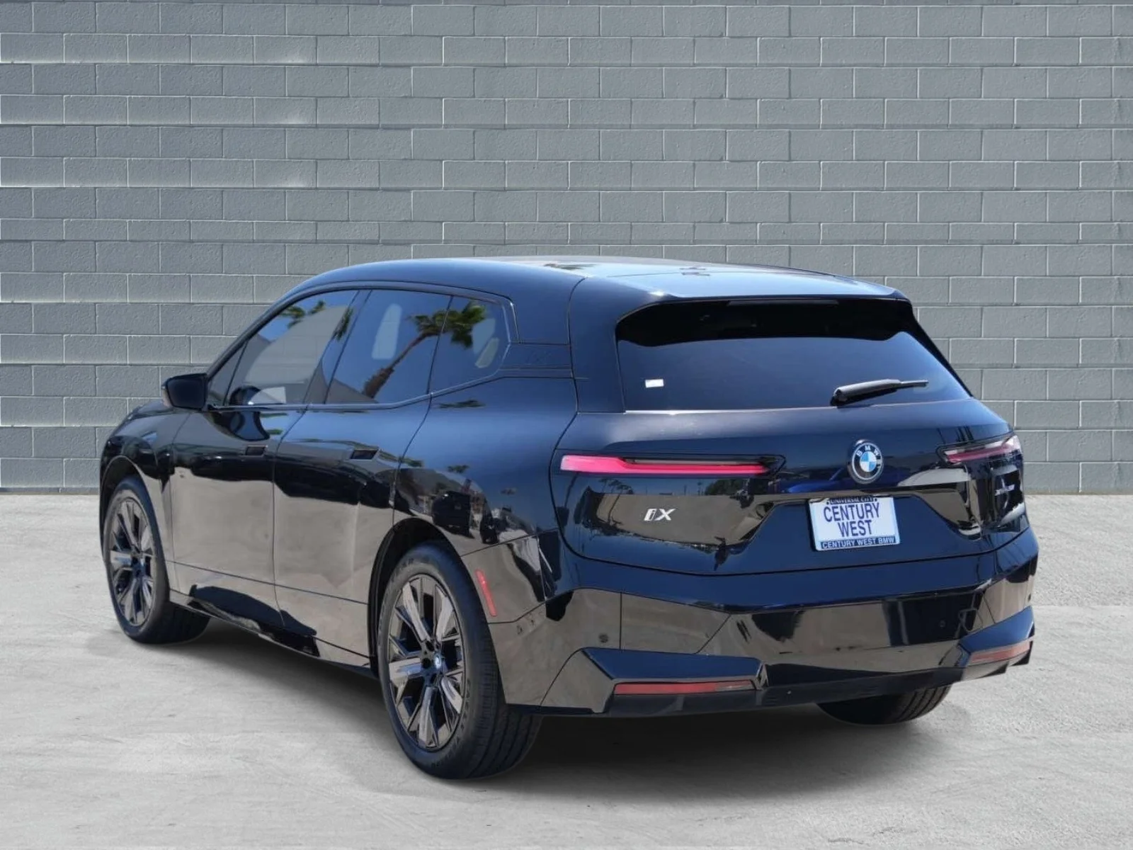 Used 2024 Black Sapphire Metallic BMW xDrive50 Sports Activity Vehicle image 3