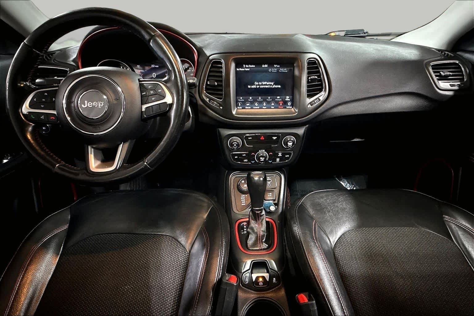 Used 2020 Sting-Gray Clearcoat Jeep Trailhawk image 15