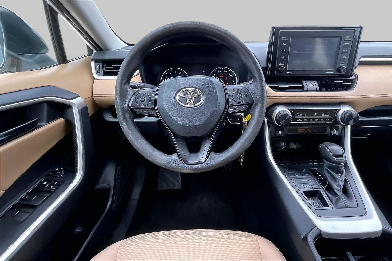 Used 2022 White Toyota LE image 5
