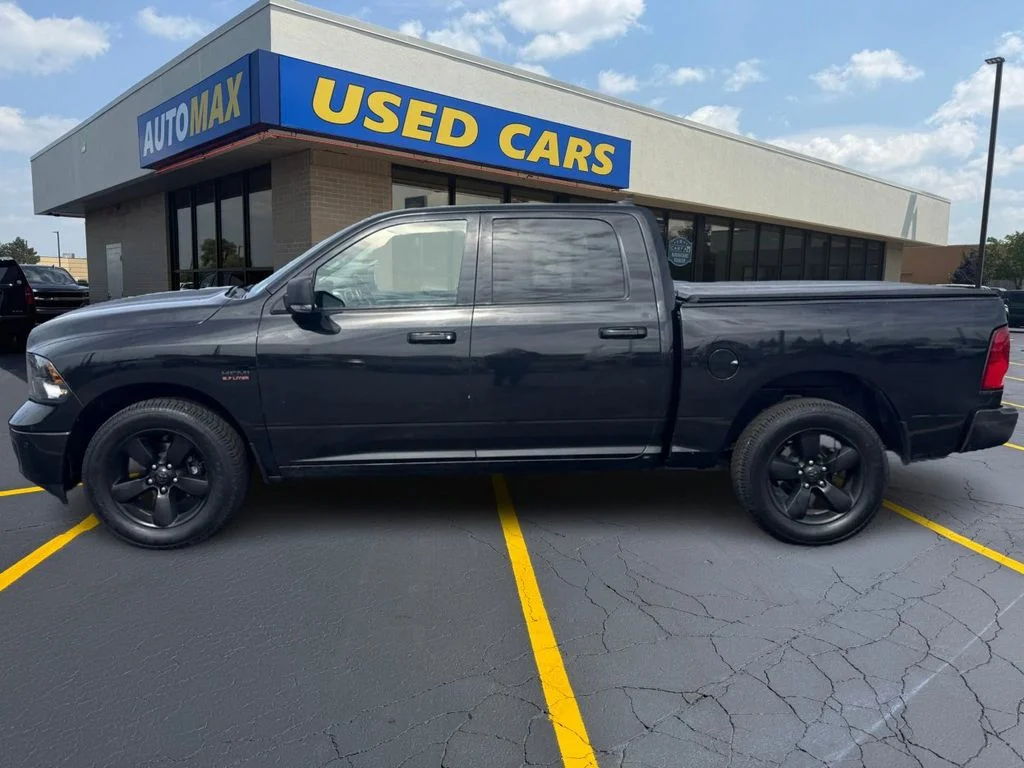Used 2018 Brilliant Black Crystal Pearlcoat Ram Big Horn image 8