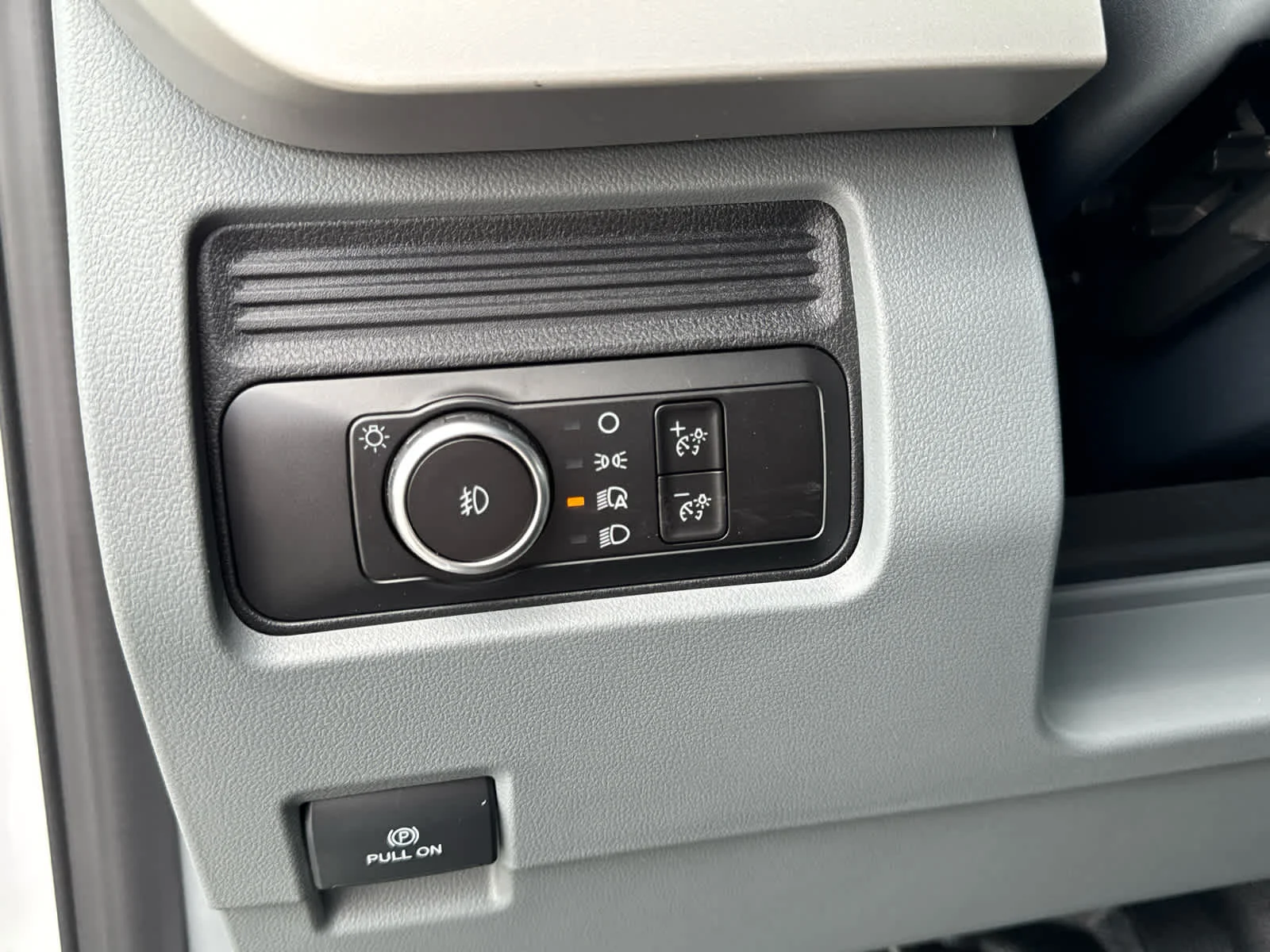 New 2026 Oxford White Ford F-550® XL image 22