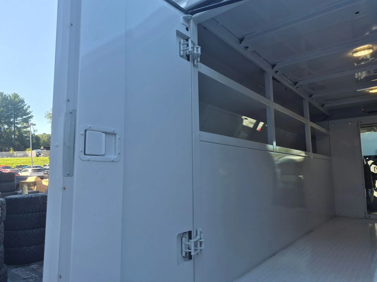 New 2027 Oxford White Ford CSV BODY image 12