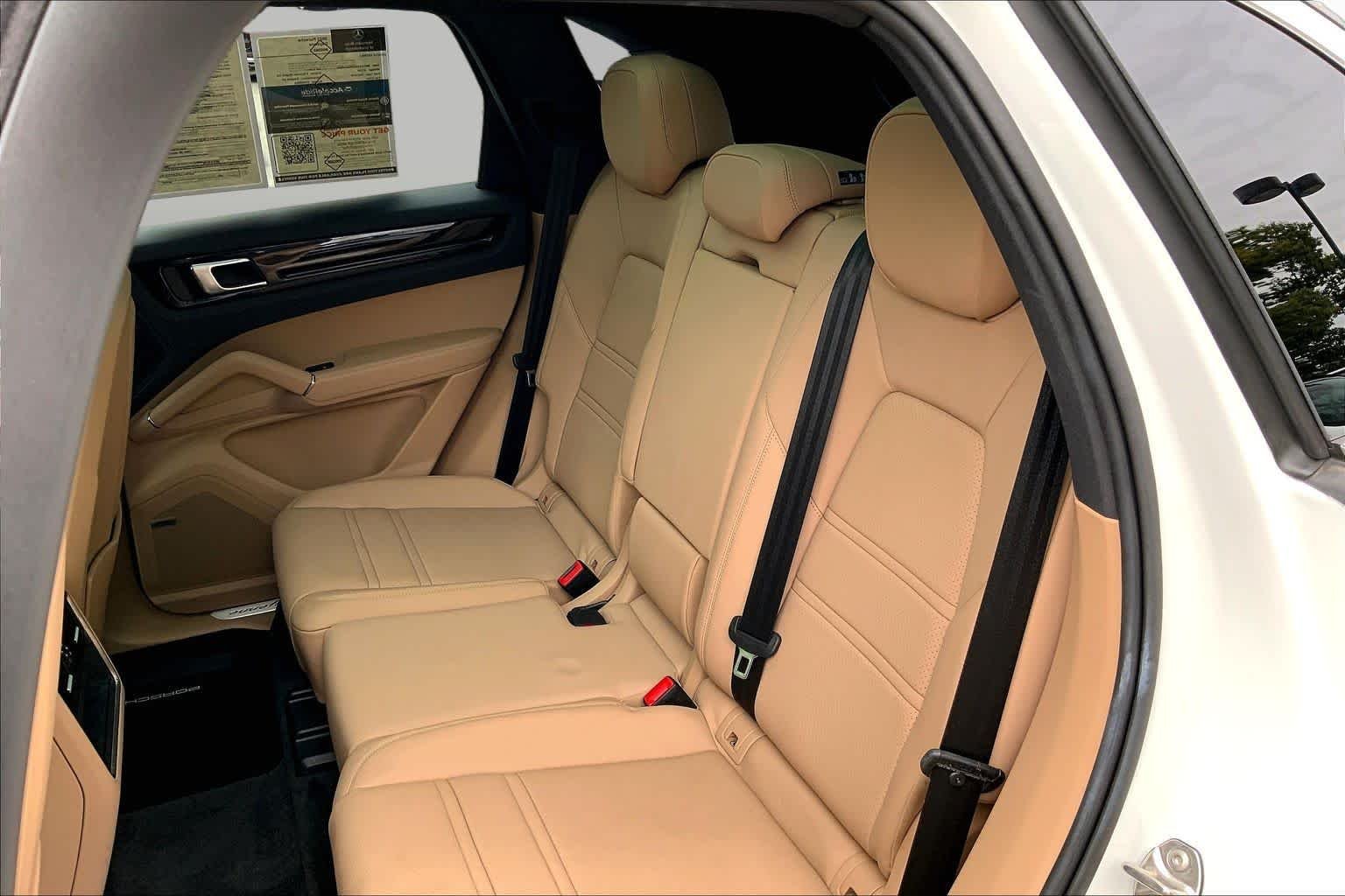 Used 2023  Porsche  image 21