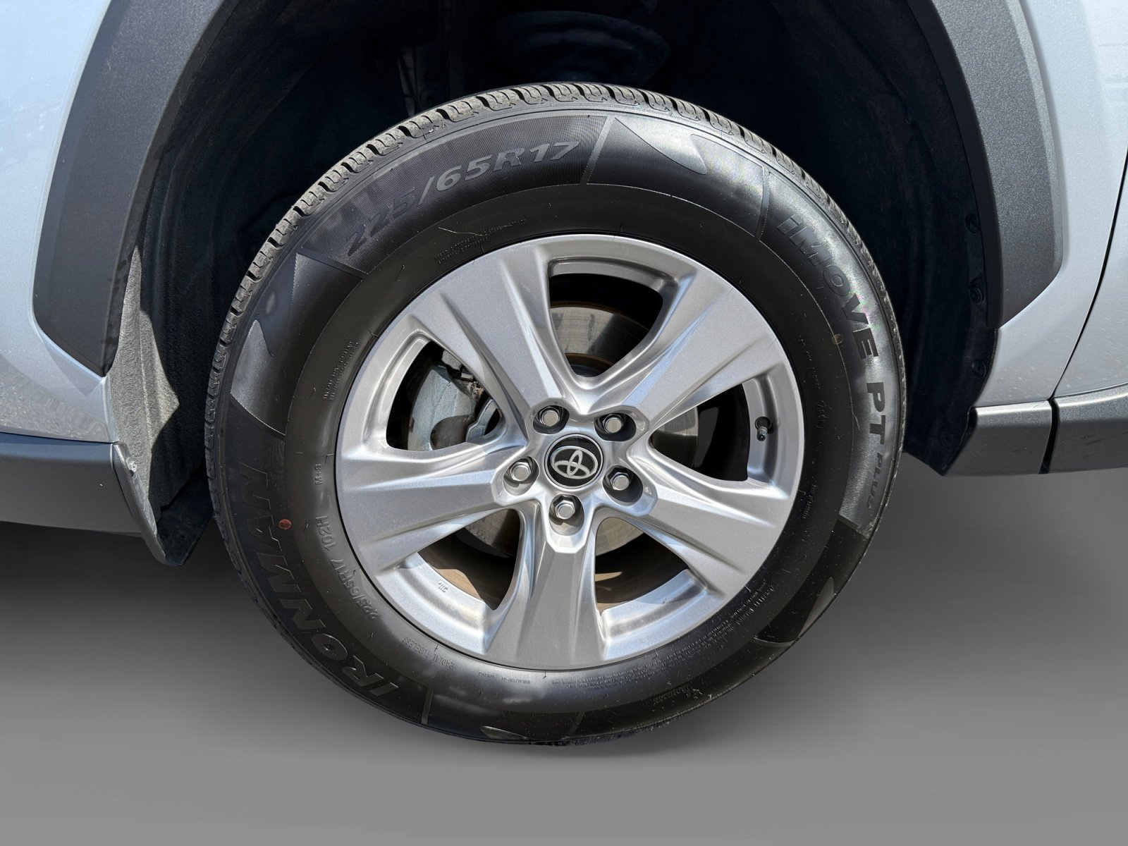Used 2025 Silver Sky Metallic Toyota XLE image 9
