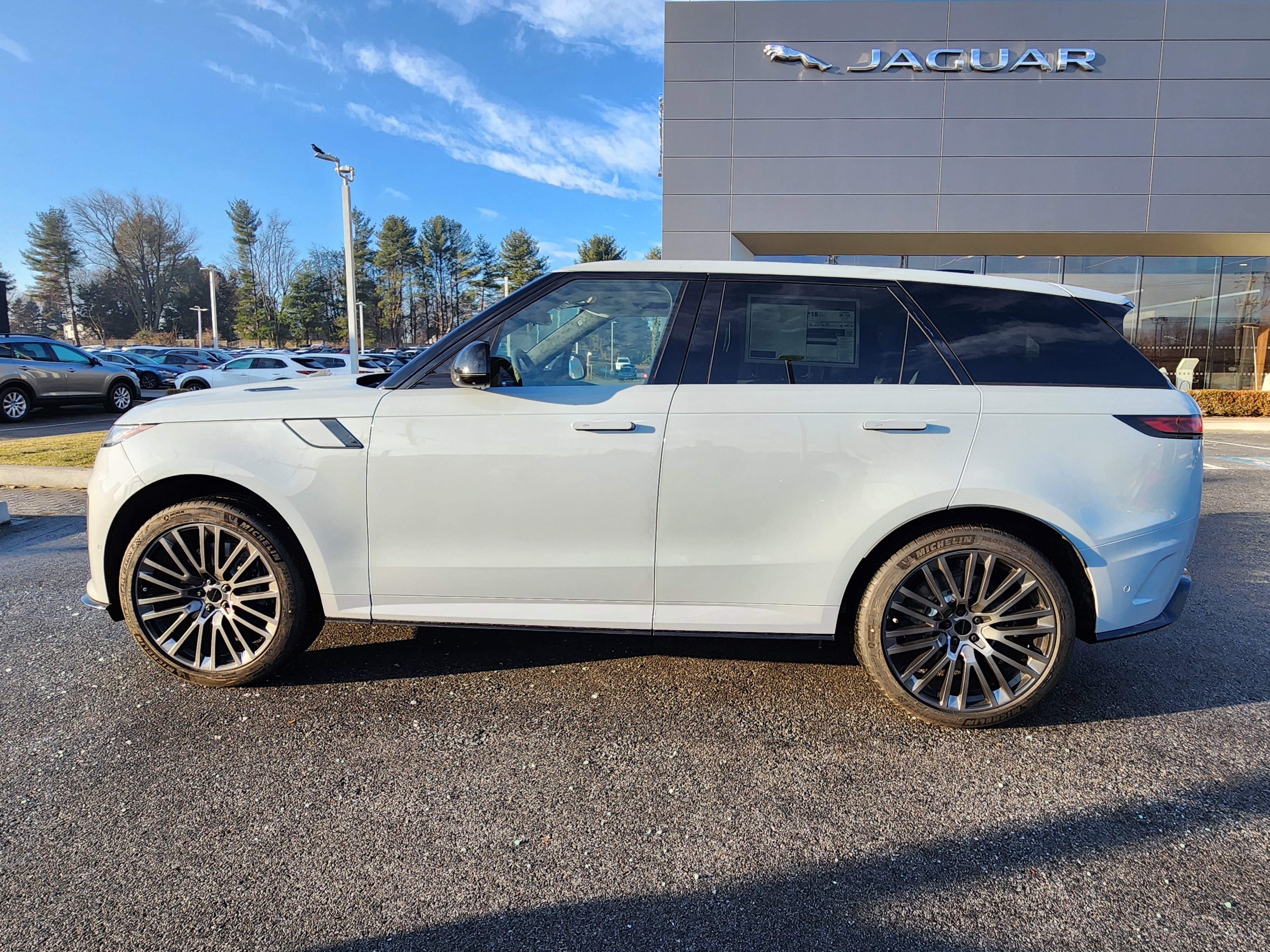 New 2026 Arroios Grey LAND ROVER SV image 5