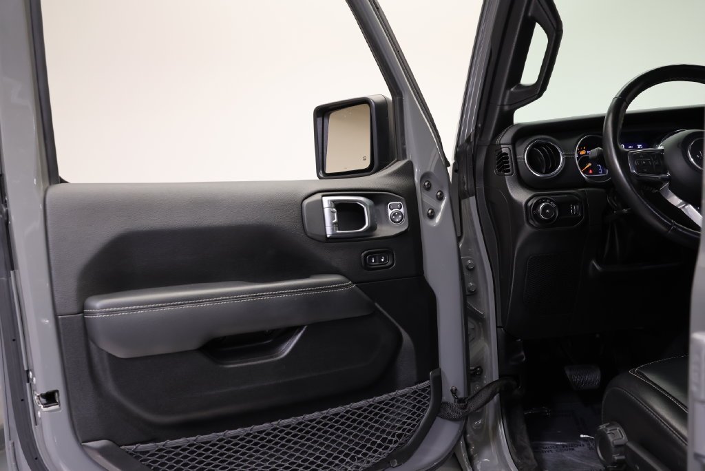 2023 Jeep Wrangler 4-Door Sahara - Photo 24