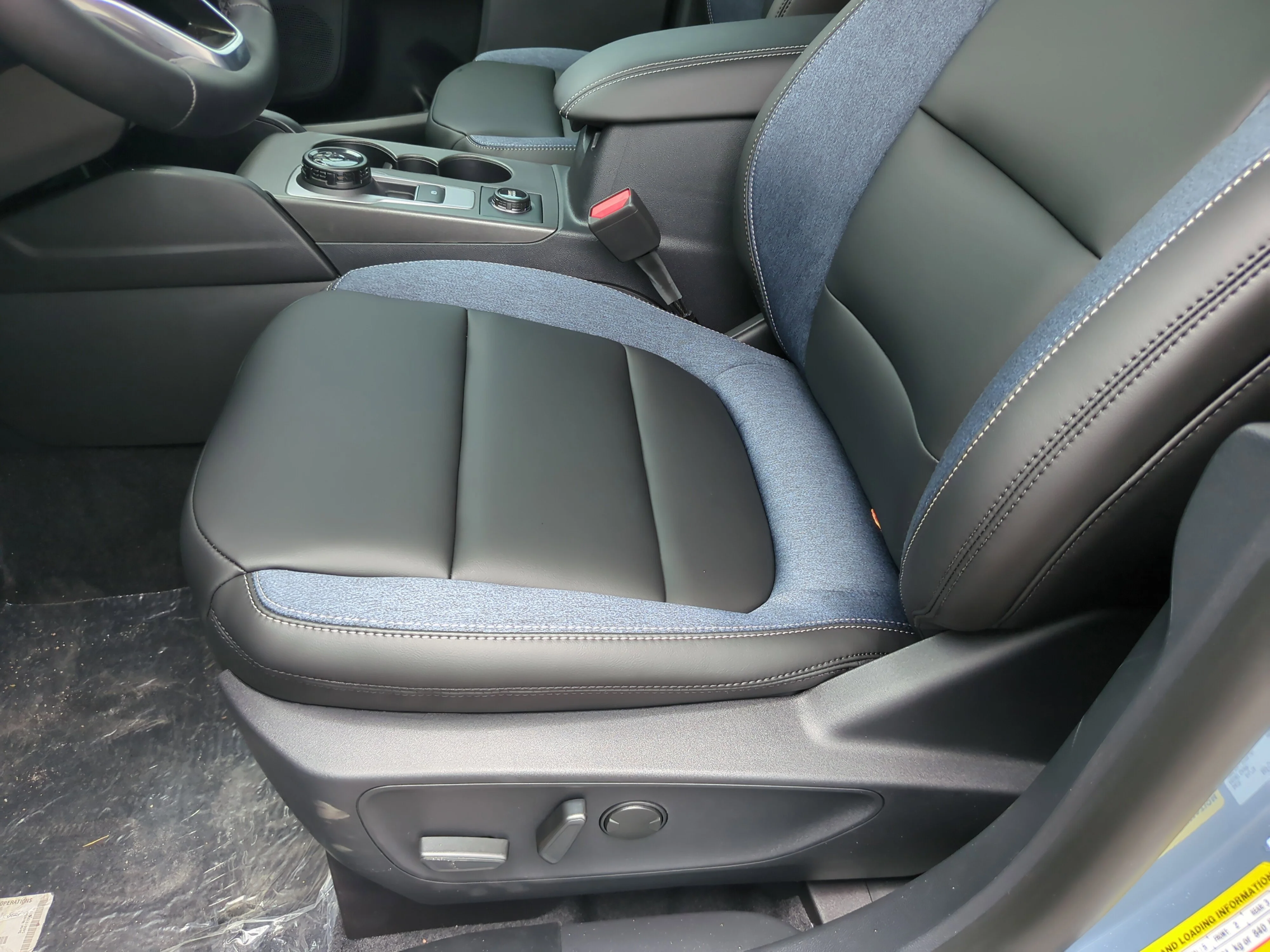 New 2026 Azure Gray Metallic Tri-Coat Ford Outer Banks® image 20