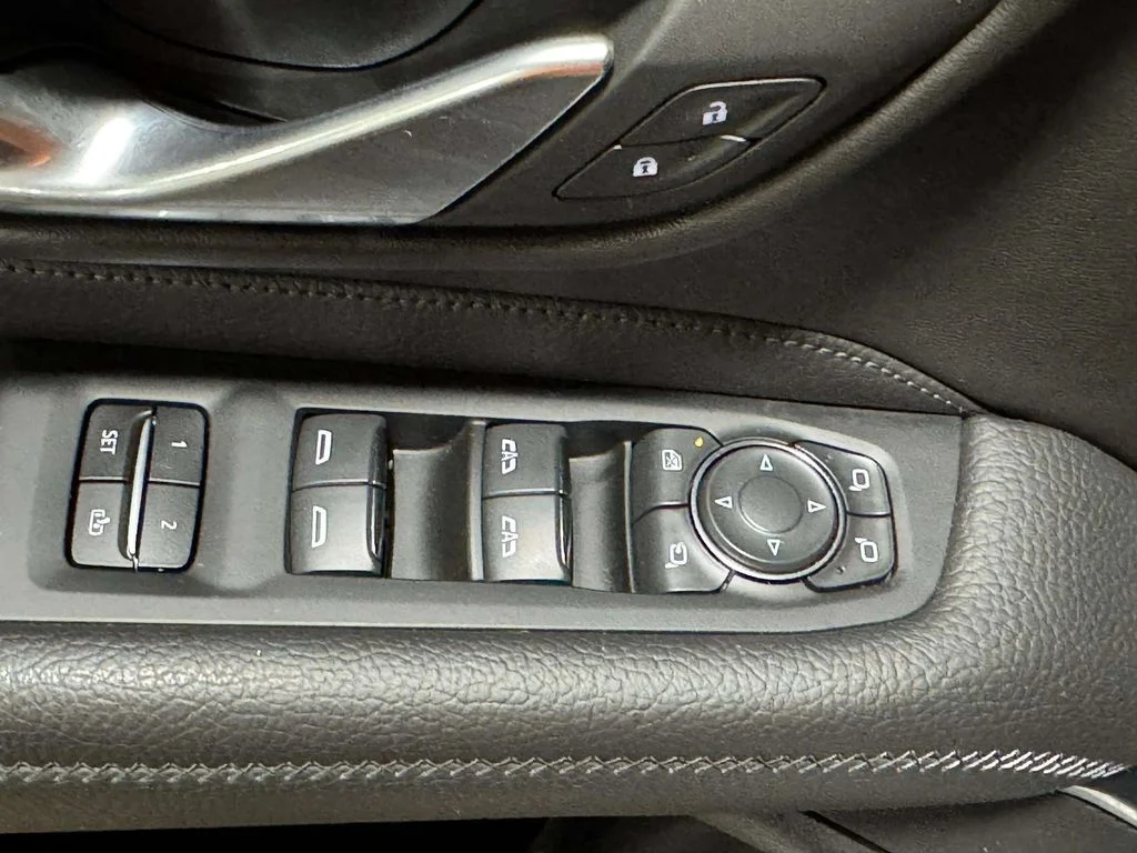Used 2022 Black GMC Denali image 18