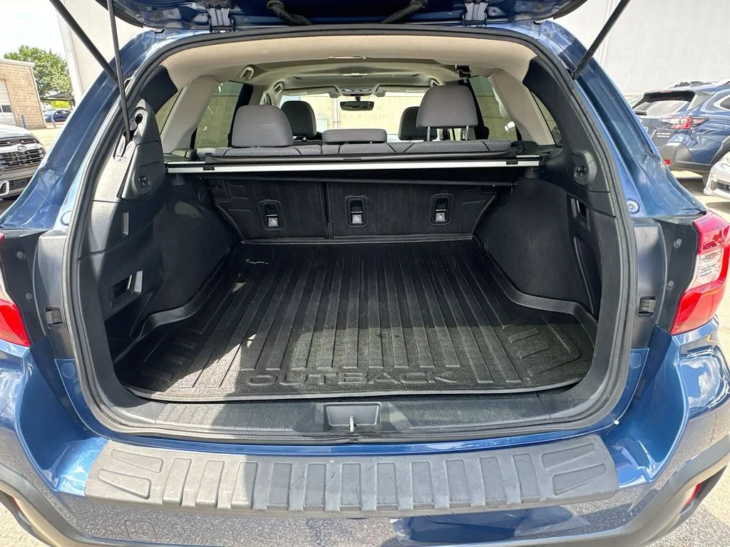 Used 2019 Blue Subaru 2.5i Premium image 31