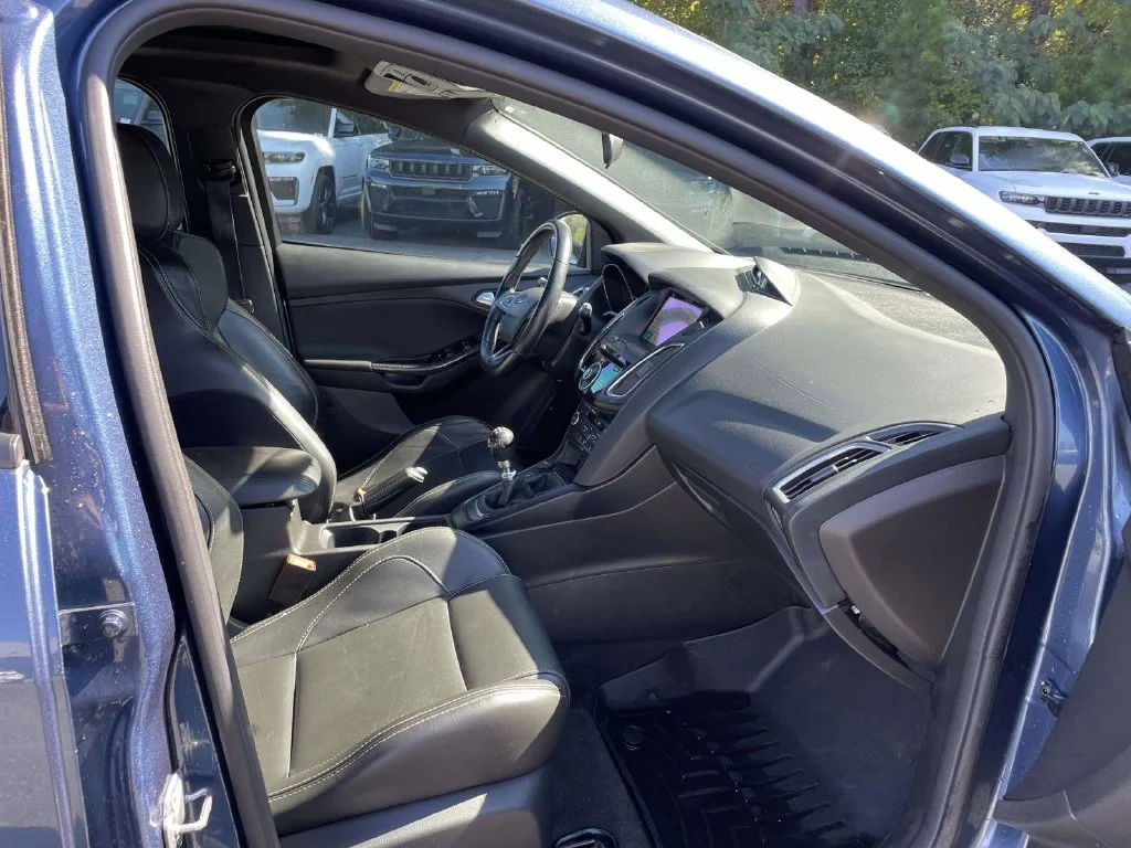 Used 2018 Blue Ford ST image 15