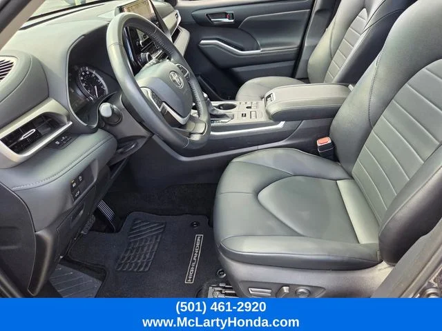 Used 2025 Magnetic Gray Metallic Toyota XLE image 10