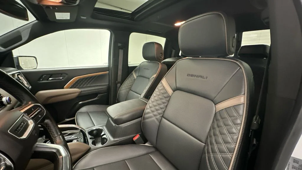 Used 2024 White GMC Denali image 9