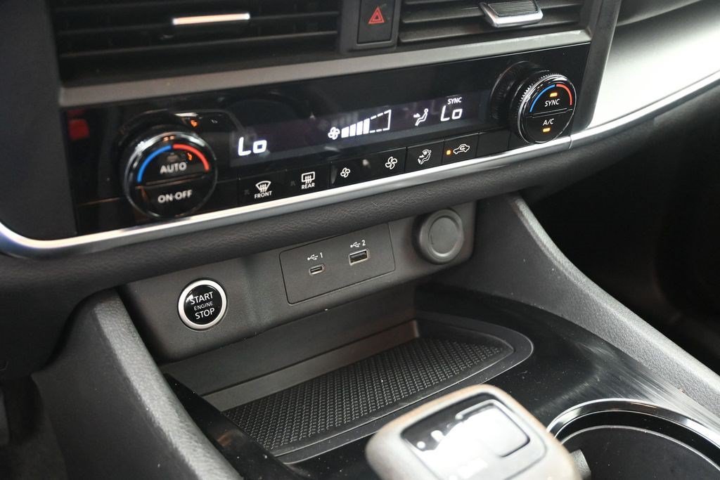 Used 2023 Brilliant Silver Metallic Nissan SV image 22
