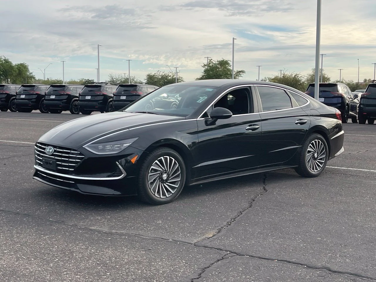 Used 2023 Onyx Black Hyundai SEL image 1