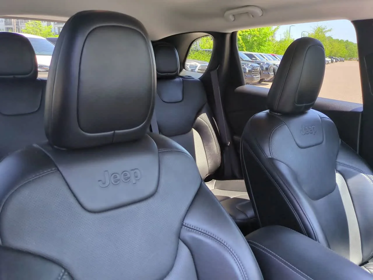 2023 Jeep Cherokee Altitude Lux - Photo 7