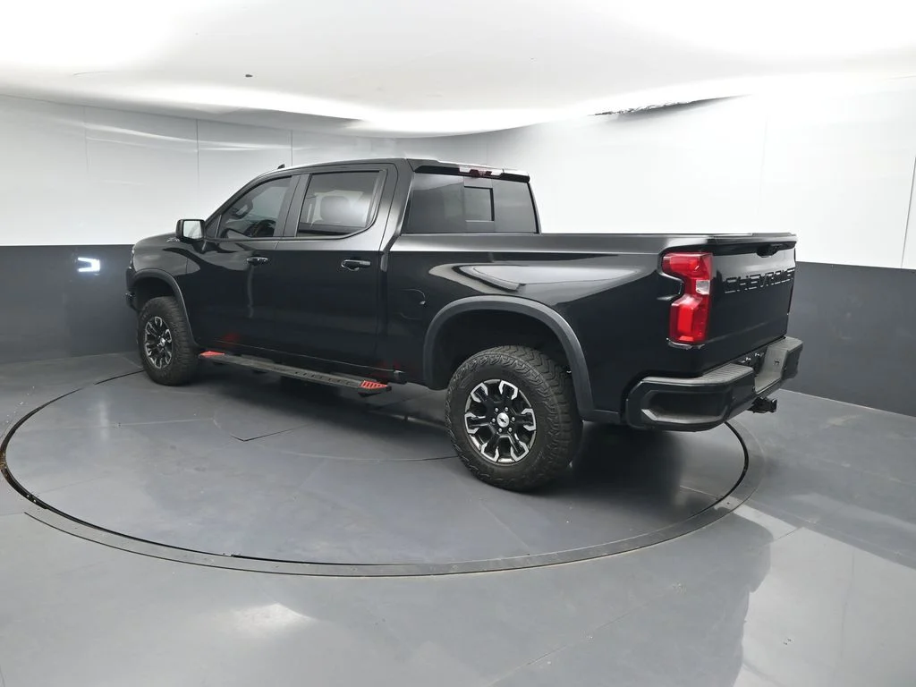 Used 2025 Black Chevrolet ZR2 image 3