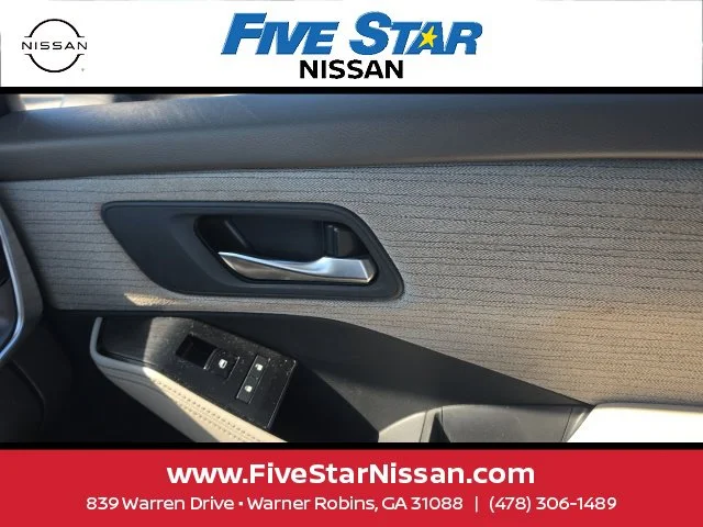 Used 2021 Blue Nissan SV image 14