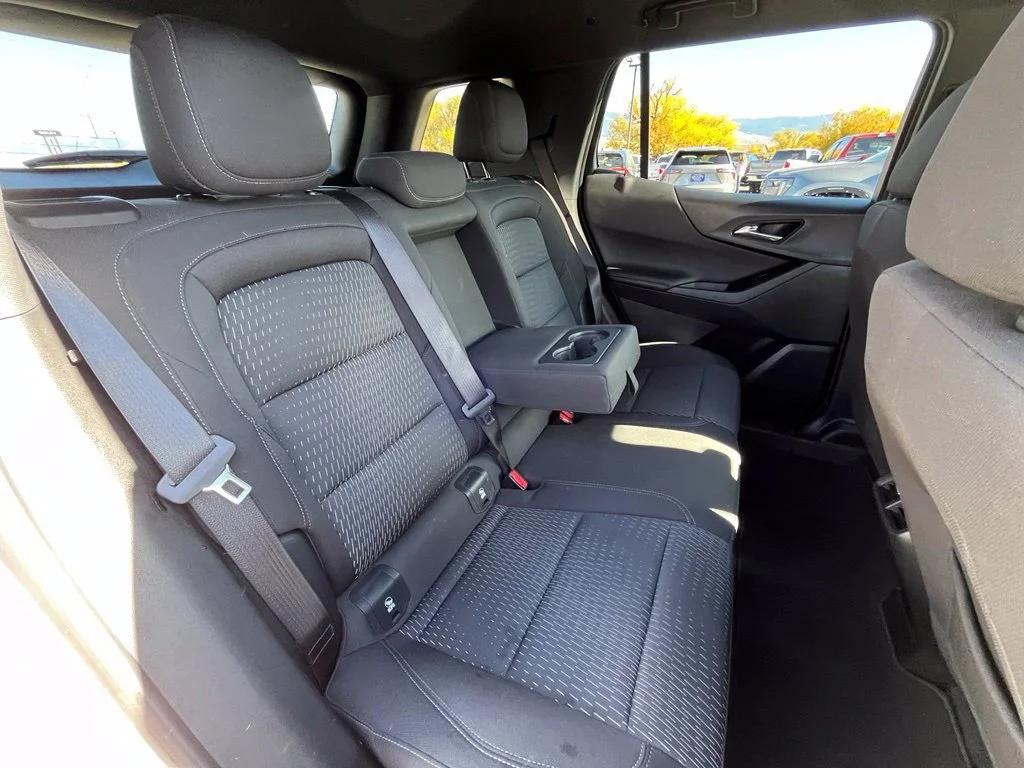 Used 2026 Summit White Chevrolet LT image 18
