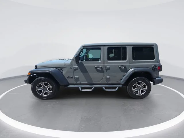 Used 2023 Gray Jeep Sport S image 5
