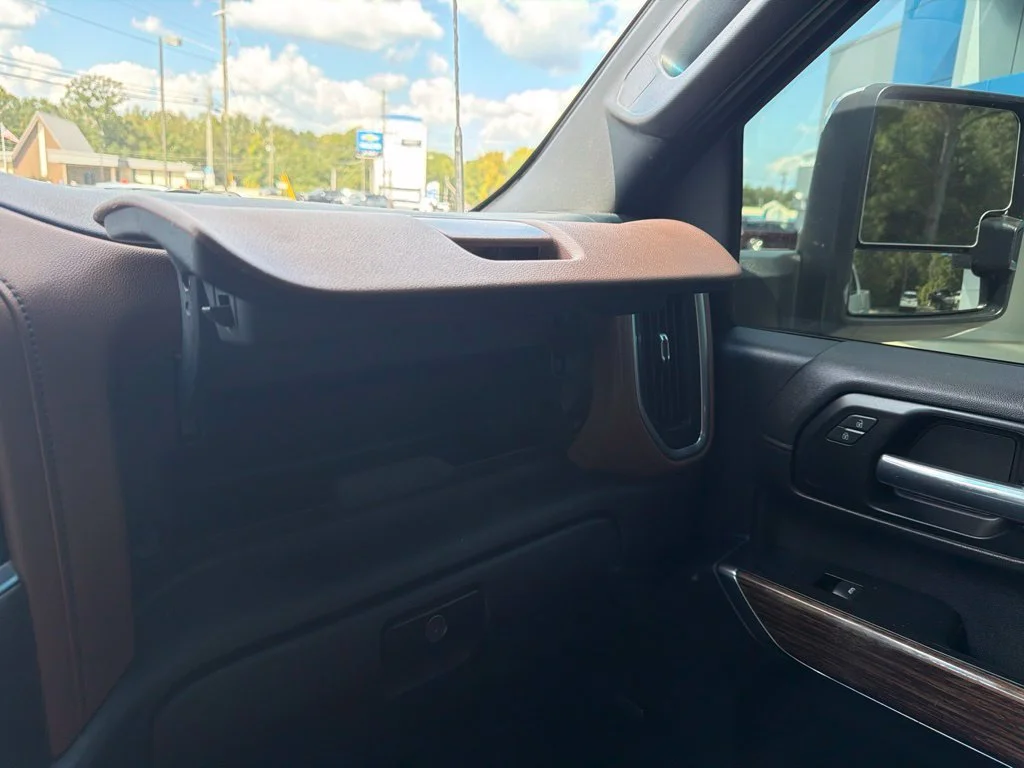 Used 2020 IRIDESCENT PEARL TRICOAT Chevrolet High Country image 30