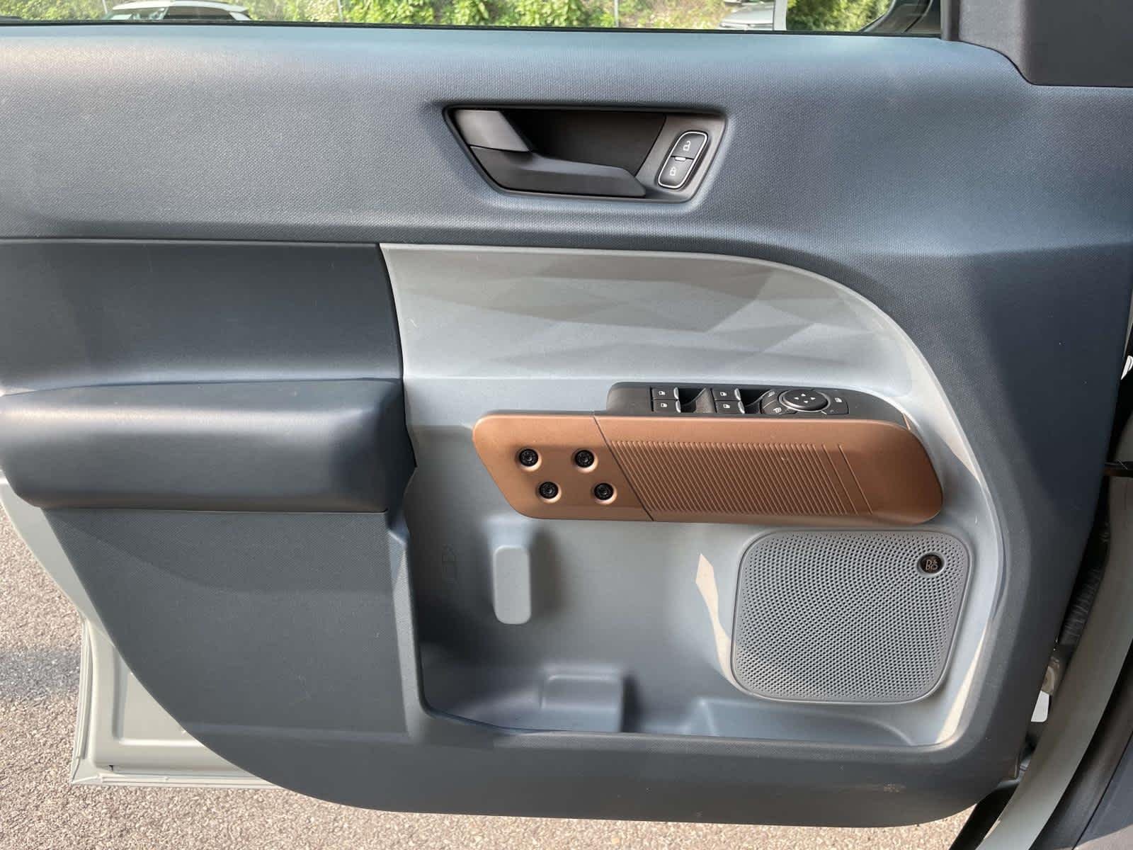 Used 2022 Cactus Gray Ford Lariat image 34