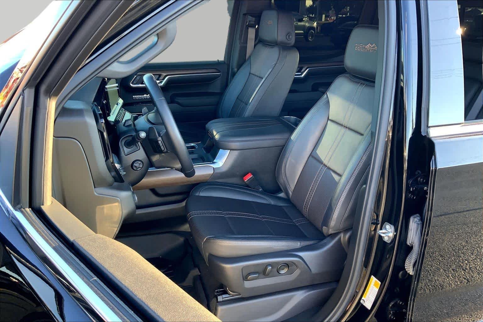 Used 2024 Black Chevrolet High Country image 8