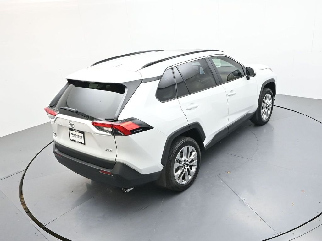 Used 2025 Beige Toyota XLE Premium image 24