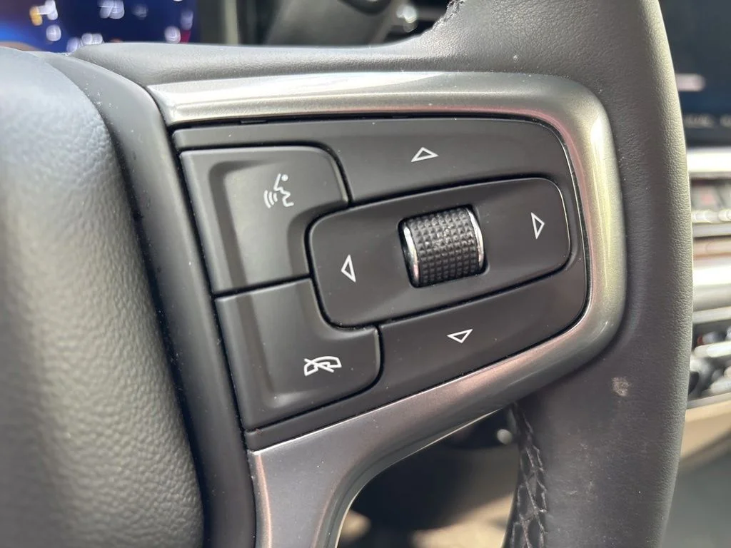 Used 2023 Red Chevrolet RST image 23