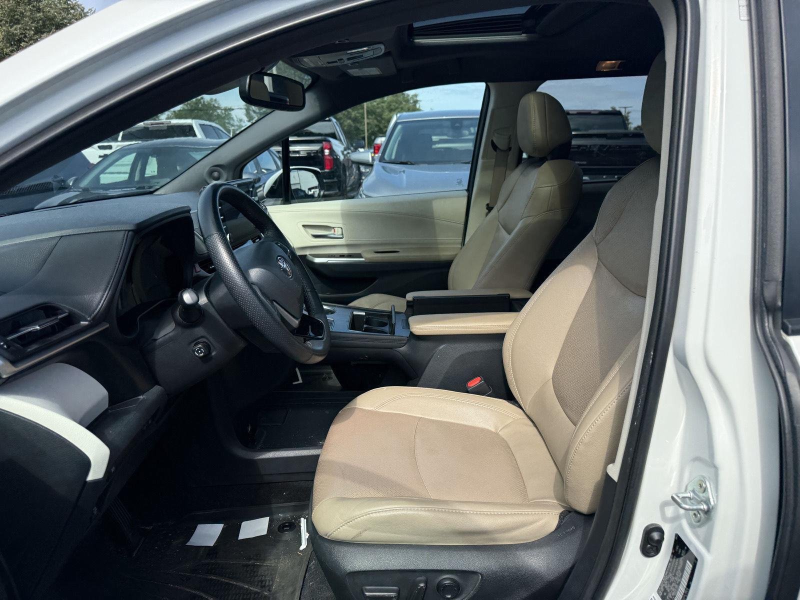 Used 2021 Blizzard Pearl Toyota Limited image 11